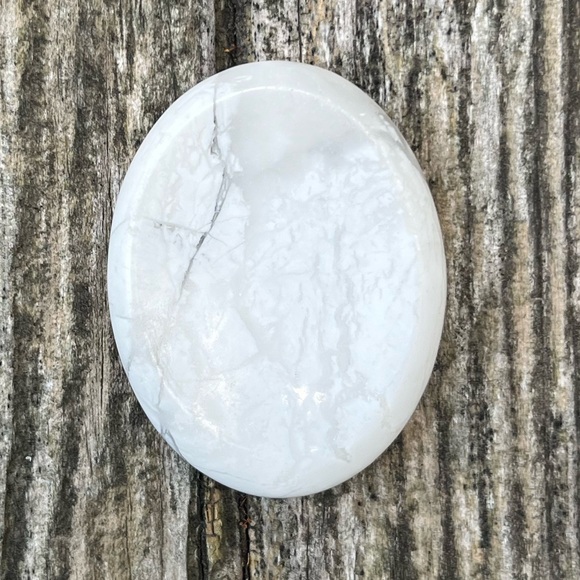 Howlite Worry Stone - Picture 2 of 3
